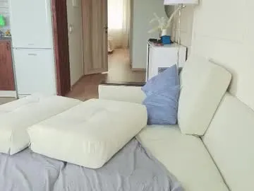 RinaLowe – webcam model profile photo Image 11