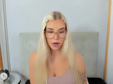 loving_ladies – webcam model profile photo Image 9