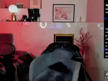 LoraClay – webcam model profile photo Image 15