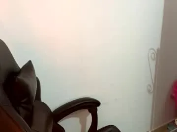 littlejennifer18 – webcam model profile photo Image 16