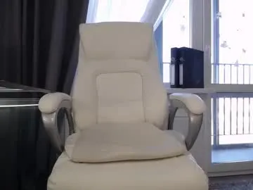 pinkypuppa – webcam model profile photo Image 6