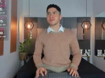 paronti – webcam model profile photo Image 19