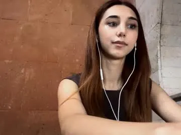 littlejennifer18 – webcam model profile photo Image 2