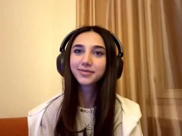 littlejennifer18 – webcam model profile photo Image 9