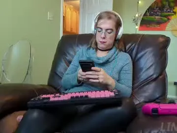 aleckey12 – webcam model profile photo Image 10