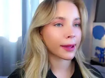 lipswithsmileonthem Image 18