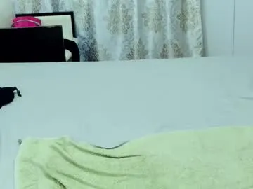 pinkypuppa – webcam model profile photo Image 10