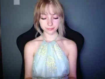 ErzabelLew – webcam model profile photo Image 11