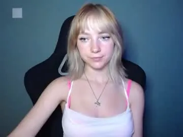 ErzabelLew – webcam model profile photo Image 9