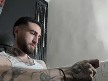 straight__friends – webcam model profile photo Image 5