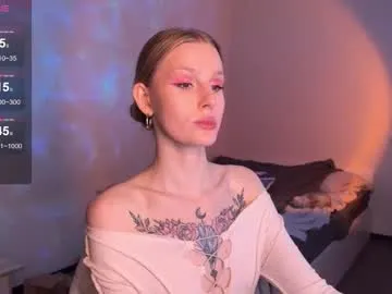 denobluora – webcam model profile photo Image 6