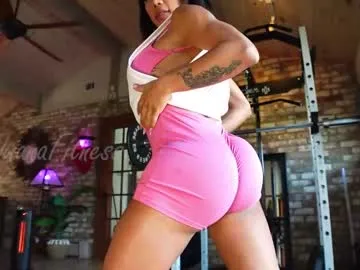 lailacastillomilf – webcam model profile photo Image 4