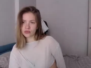 pinkypuppa – webcam model profile photo Image 3