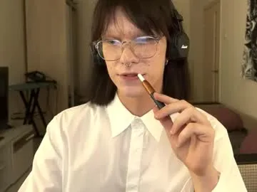 icevermilk – webcam model profile photo Image 10