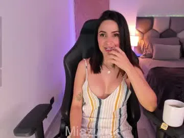 realtryit – webcam model profile photo Image 12