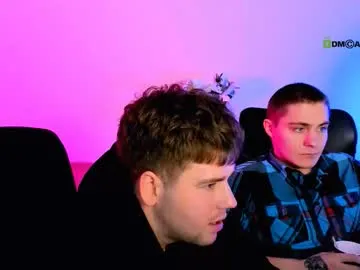 straight__friends – webcam model profile photo Image 4