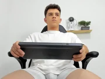 lary_holly – webcam model profile photo Image 13