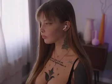 mileeena Image 12