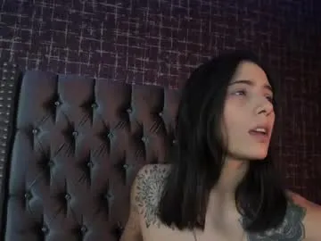 HazelLynn – webcam model profile photo Image 2