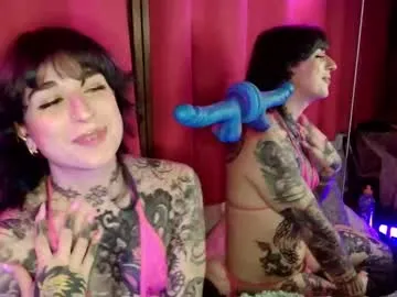 pinkypuppa – webcam model profile photo Image 2