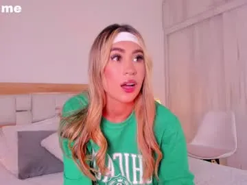 missjuliaa_'s Thumb Image