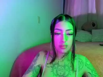 missnickeloo Image 3