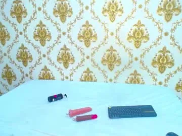 pinkypuppa – webcam model profile photo Image 3