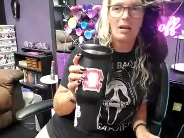 loving_ladies – webcam model profile photo Image 7