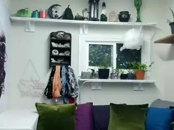 petite_emeri Image 10