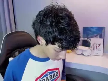 officialtommycash – webcam model profile photo Image 16