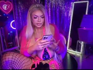 plasticfuckdoll – webcam model profile photo