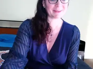 playfulcurvymilf Image 2