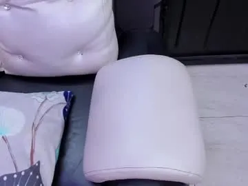 butterfly_on_dick – webcam model profile photo Image 16