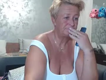 your_dolls – webcam model profile photo Image 3