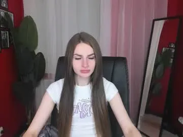 alliecrowns – webcam model profile photo Image 3