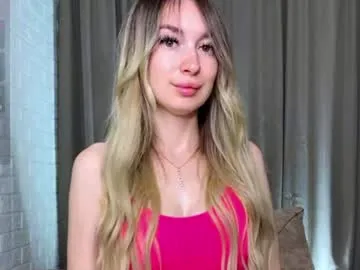 LolyMenson – webcam model profile photo Image 17