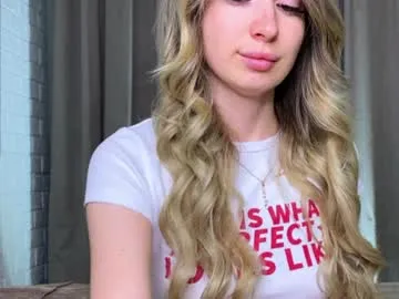 LolyMenson – webcam model profile photo Image 18