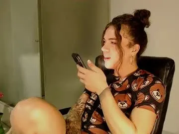 petites_perles – webcam model profile photo Image 2