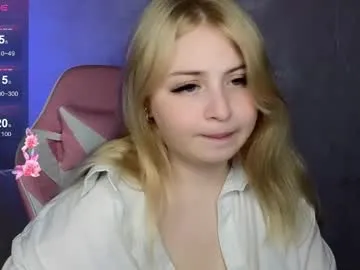 shy_blondiee Image 17