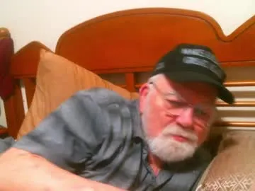 straight__friends – webcam model profile photo Image 8