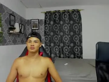 paronti – webcam model profile photo Image 6