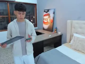 drinklinov – webcam model profile photo Image 13