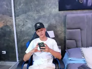 drinklinov – webcam model profile photo Image 15