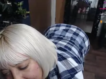 sexy_hot_friends_ – webcam model profile photo Image 7