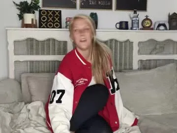 ErikaBonnie – webcam model profile photo Image 6