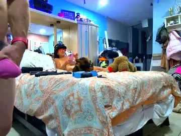 lary_holly – webcam model profile photo Image 2