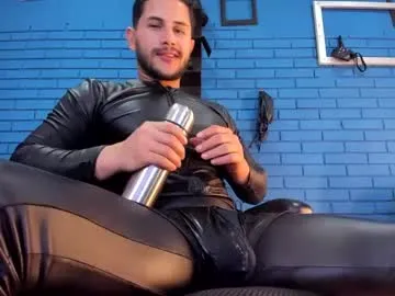 crismens – webcam model profile photo Image 15