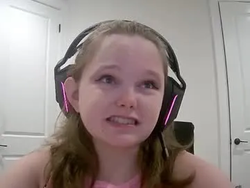 pinkypuppa – webcam model profile photo Image 3