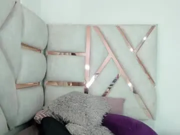 petites_perles – webcam model profile photo Image 17