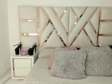 petites_perles – webcam model profile photo Image 9